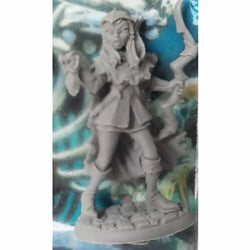 RPR07069 Liara Elven Scout Miniature 25mm Heroic Scale Figure Dungeon Dwellers (ONLINE ORDER ONLY)