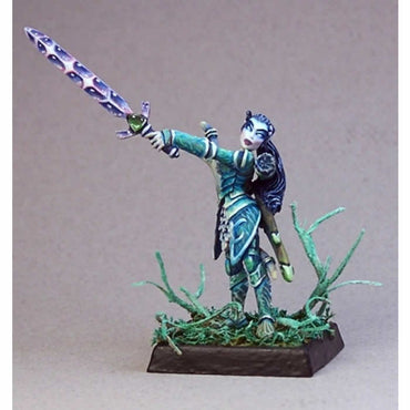 RPR14322 Callindra Silverspell Miniature 25mm Heroic Scale Warlord (ONLINE ORDER ONLY)