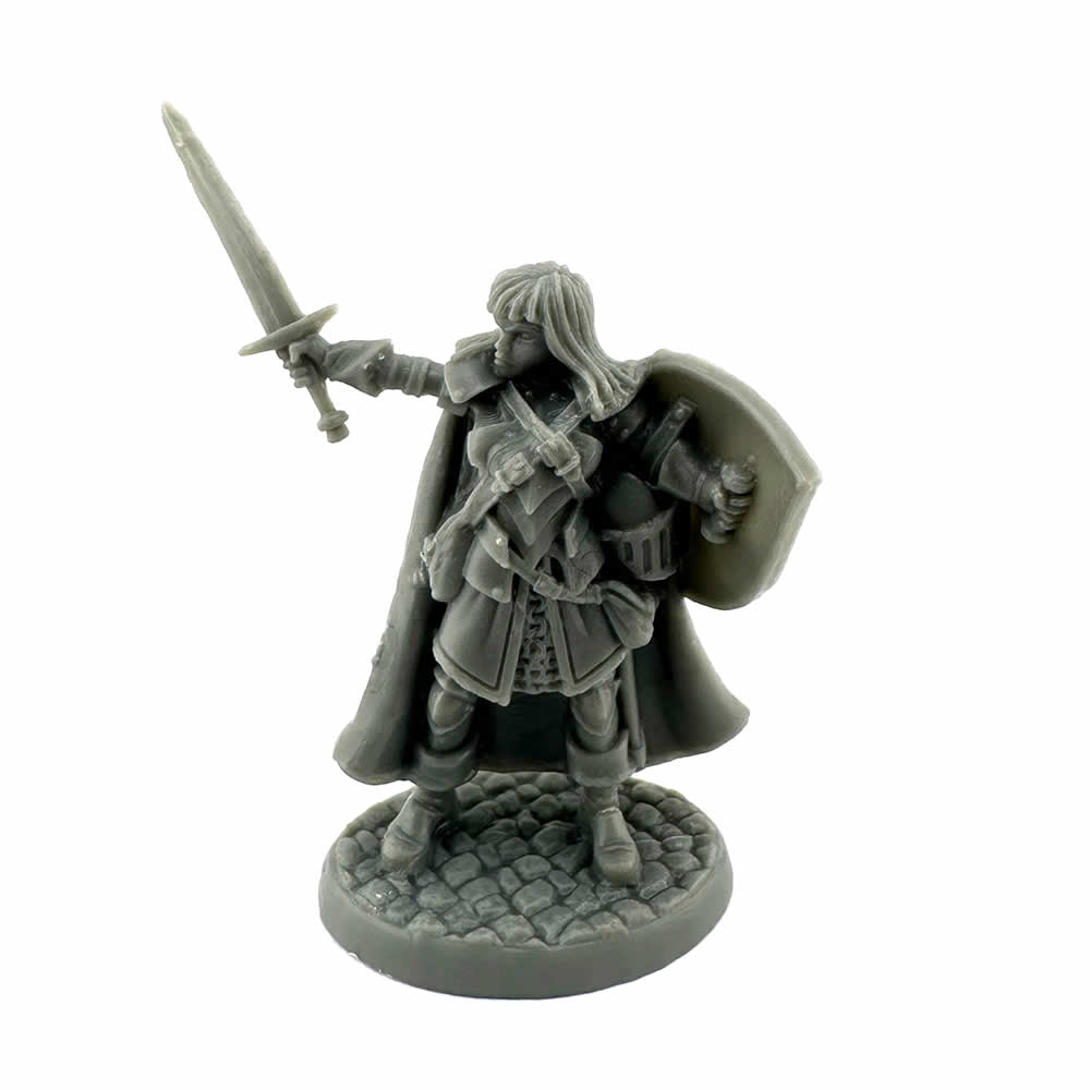 RPR20327 Caerindra Thistlemoor Female Fighter Miniature 25mm Heroic Scale Figure Bones Black (ONLINE ORDER ONLY)