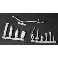 RPR50098 Modern Adventuring Accessories Miniature 25mm Heroic Scale (ONLINE ORDER ONLY)