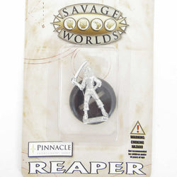 RPR59030 Red Petals Su Pirate Miniature 25mm Heroic Scale (ONLINE ORDER ONLY)