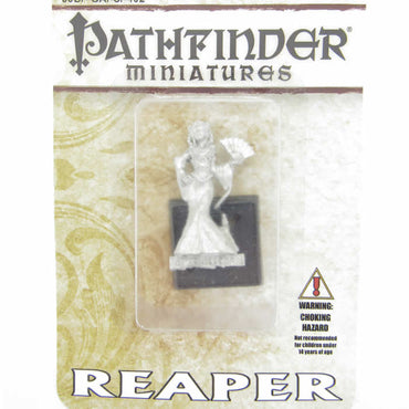 RPR60031 Queen Ileosa of Korvosa Miniature 25mm Heroic Scale Pathfinder (ONLINE ORDER ONLY)