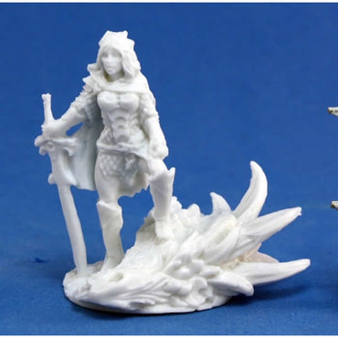 RPR77039 Janan Female Dragon Slayer Miniature 25mm Heroic Scale (ONLINE ORDER ONLY)