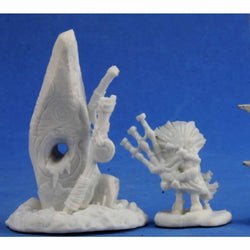 RPR77390 Highlands Familiar and Menhir Stone Miniature 25mm Heroic Scale Figure Dark Heaven Bones (ONLINE ORDER ONLY)
