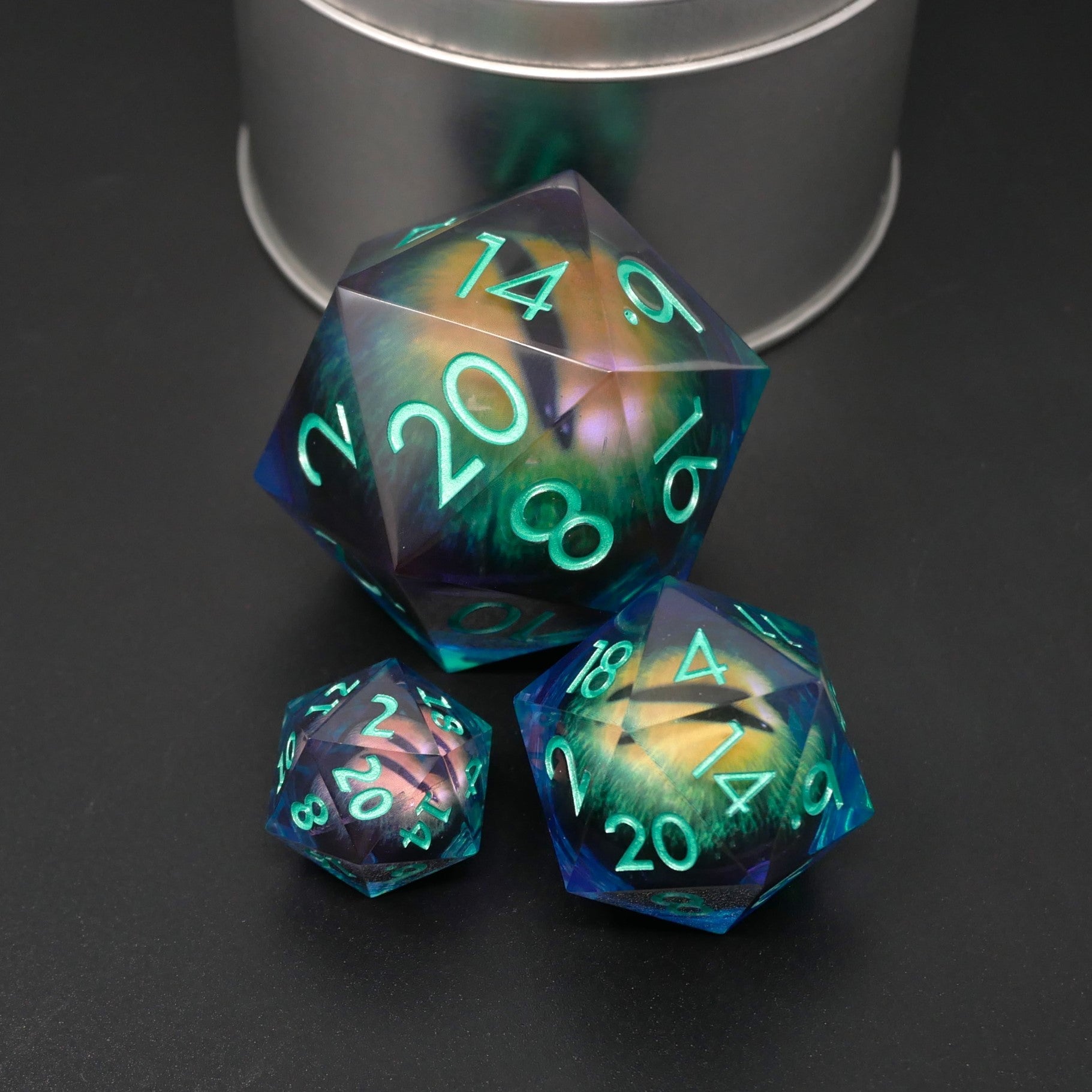 Remorhaz's Eye | Giant D20 Moving Eye DnD Dice | Acrylic RPG Gaming Dice (ONLINE ORDER ONLY)