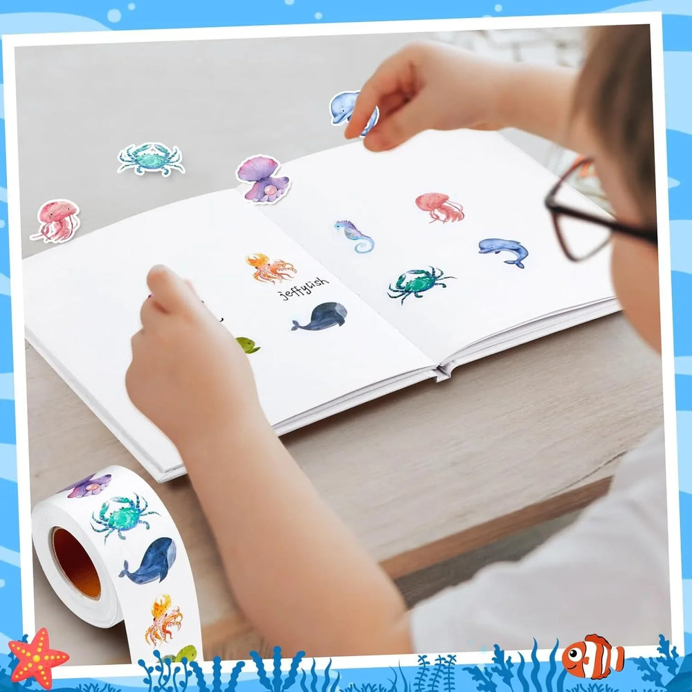 500Pcs /1 Rolls 2.5cm/1inch Aliens of mMarine Animals Sticker Decoration Gift Box Sticker Label Stationery Sticker (ONLINE ORDER ONLY)
