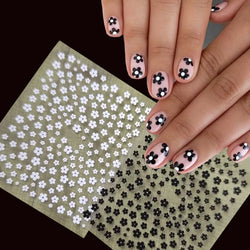 1pcs Black & White Flower Nail Art Stickers 3D Self-Adhesive Daisy Nail Art Decals 5-Petal Floral Nail Art Decoration Supplies * (ONLINE ORDER ONLY)