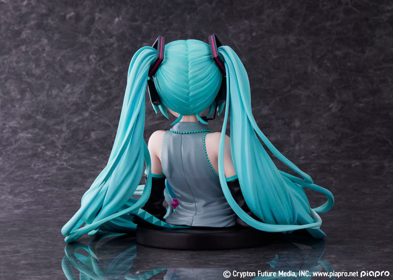 Hatsune Miku 16th Anniversary Bust Figure (ONLINE ORDER ONLY)