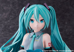 Hatsune Miku 16th Anniversary Bust Figure (ONLINE ORDER ONLY)