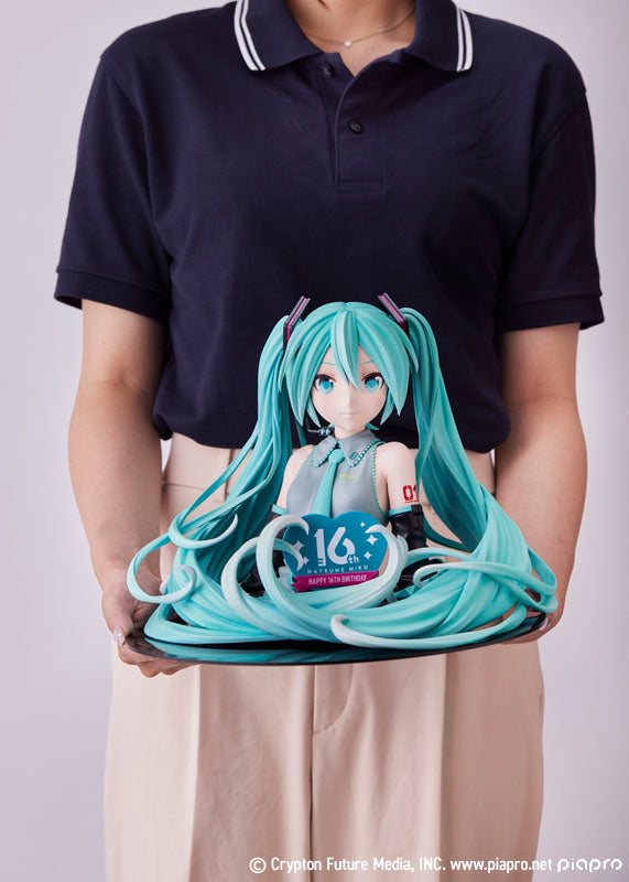 Hatsune Miku 16th Anniversary Bust Figure (ONLINE ORDER ONLY)