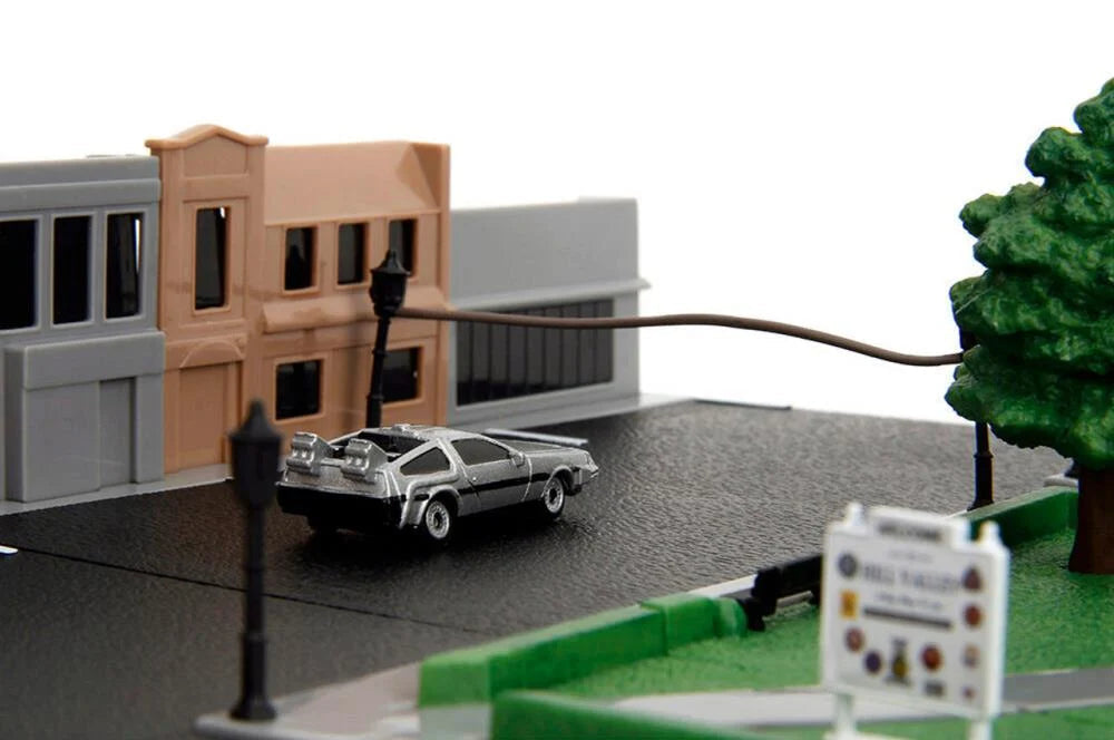 Back to the Future die-cast Courthouse diorama with DeLorean & Toyota vehicles (ONLINE ORDER ONLY)