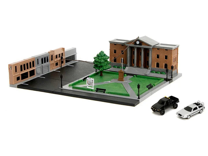 Back to the Future die-cast Courthouse diorama with DeLorean & Toyota vehicles (ONLINE ORDER ONLY)