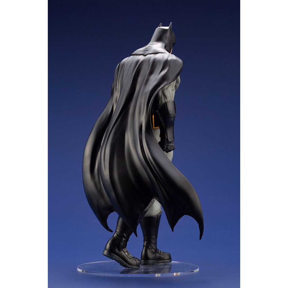 KOTOBUKIYA ARTFX J: Batman: Last Knight on Earth - Batman 1/6 Scale Figure (ONLINE ORDER ONLY)