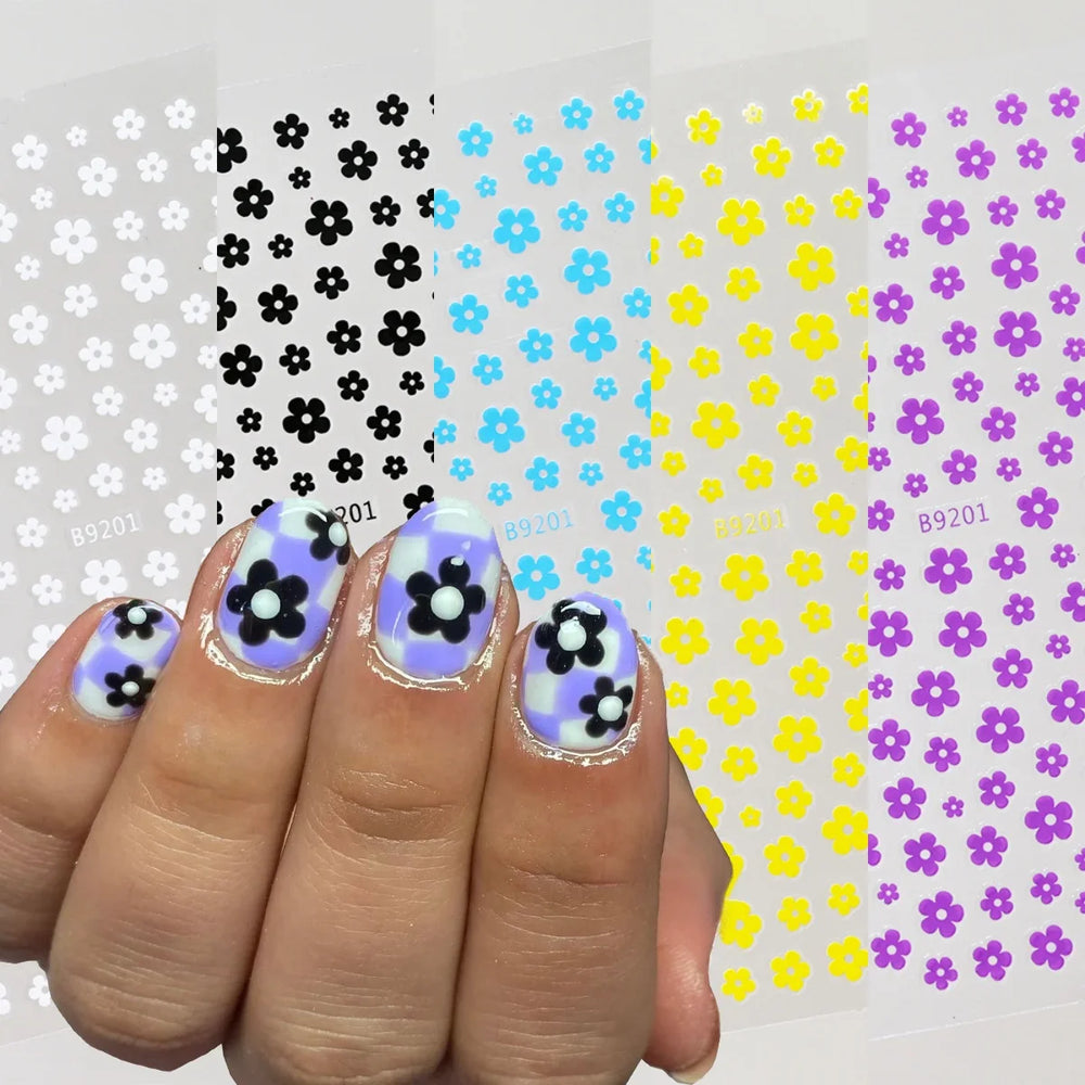 1pcs Black & White Flower Nail Art Stickers 3D Self-Adhesive Daisy Nail Art Decals 5-Petal Floral Nail Art Decoration Supplies * (ONLINE ORDER ONLY)