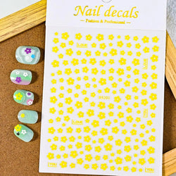 1pcs Black & White Flower Nail Art Stickers 3D Self-Adhesive Daisy Nail Art Decals 5-Petal Floral Nail Art Decoration Supplies * (ONLINE ORDER ONLY)