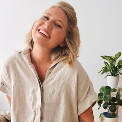 Lazy Girl Book Club, Natalie Linnea (Online Order Only)