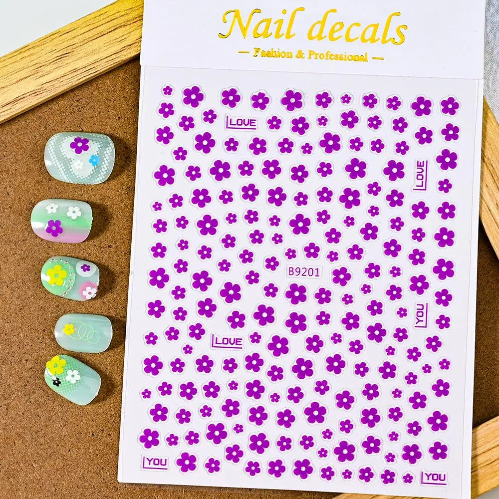 1pcs Black & White Flower Nail Art Stickers 3D Self-Adhesive Daisy Nail Art Decals 5-Petal Floral Nail Art Decoration Supplies * (ONLINE ORDER ONLY)