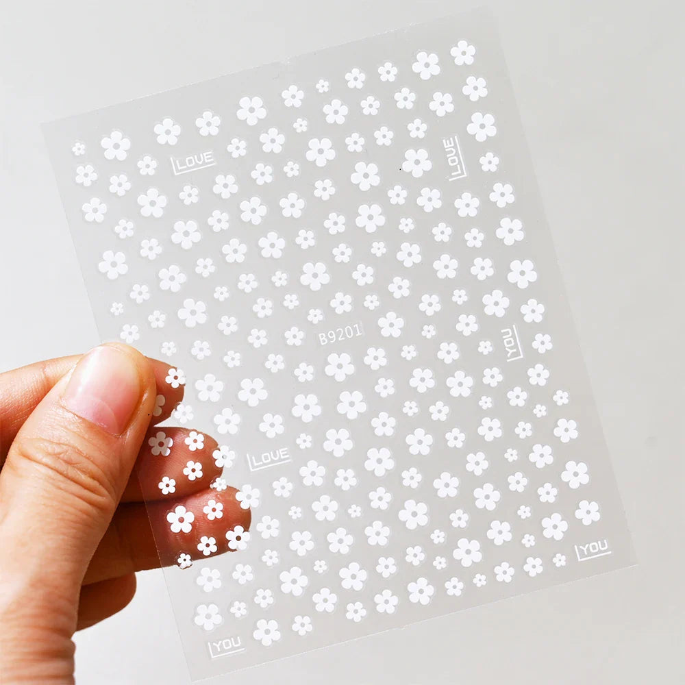 1pcs Black & White Flower Nail Art Stickers 3D Self-Adhesive Daisy Nail Art Decals 5-Petal Floral Nail Art Decoration Supplies * (ONLINE ORDER ONLY)