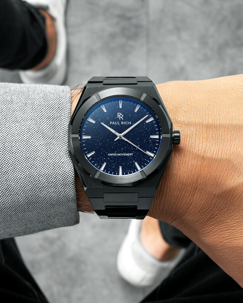 Star Dust II Black (Online Only)