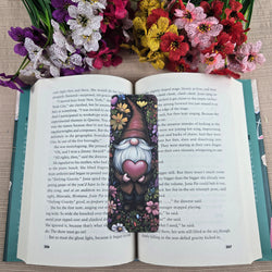 Gnome holding a Heart Bookmark (ONLINE ORDER ONLY)