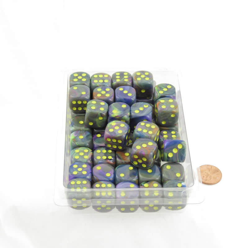WCXDF1669E50 Rio Festive Dice with Yellow Pips 16mm (5/8in) D6 Pack of 50 (ONLINE ORDER ONLY)