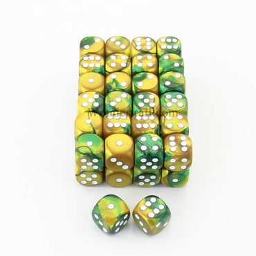 WCXDG1625E50 Gold Green Gemini Dice White Pips D6 16mm Pack of 50 (ONLINE ORDER ONLY)