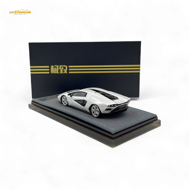 Extreme Club 1:64 Countach LPI800-4 - White - Resin 1:64 (ONLINE ORDER ONLY)