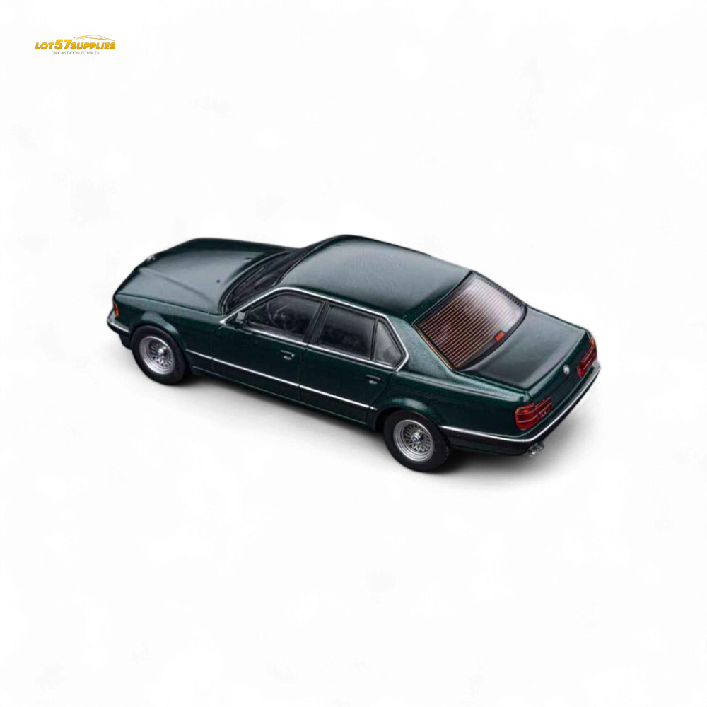(Pre-Order) DCM BMW E32 7-Series Sedan - Oxford Metallic Green 1:64 (ONLINE ORDER ONLY)