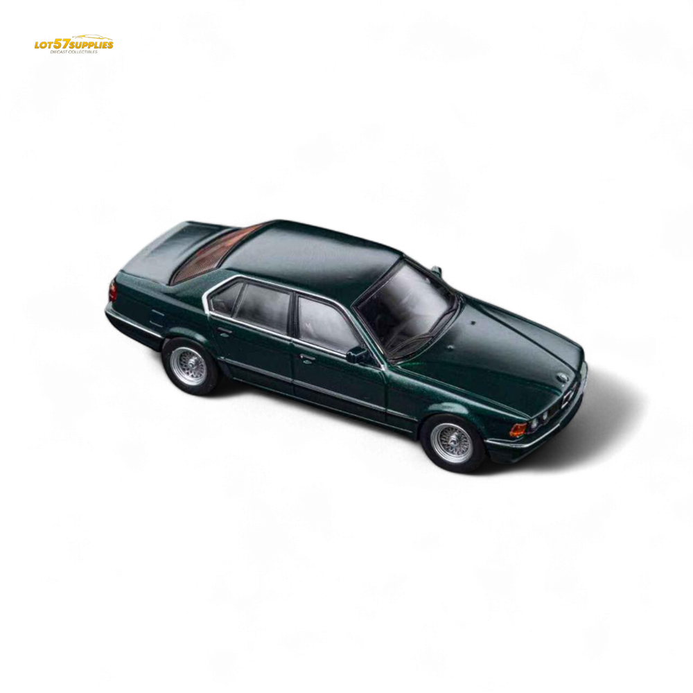 (Pre-Order) DCM BMW E32 7-Series Sedan - Oxford Metallic Green 1:64 (ONLINE ORDER ONLY)