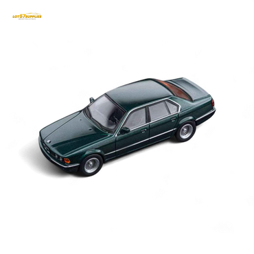 (Pre-Order) DCM BMW E32 7-Series Sedan - Oxford Metallic Green 1:64 (ONLINE ORDER ONLY)