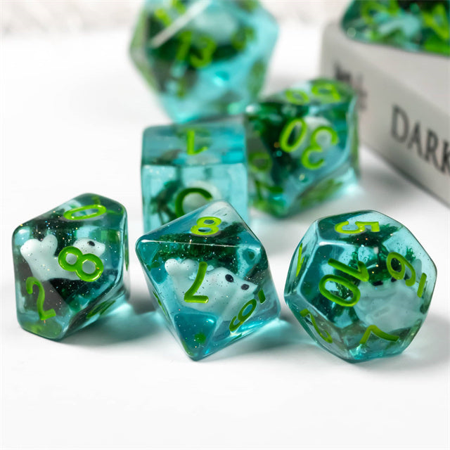White Fish Seaweed 7-Dice Set w/Green Numbers Dnd Dice Set (Online Only)