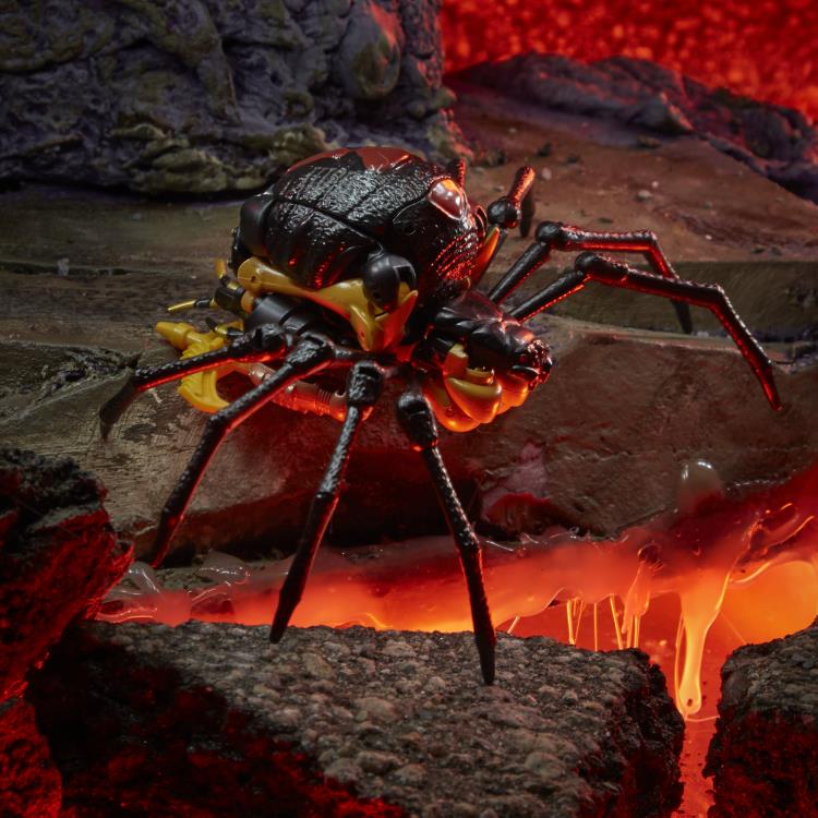 Transformers Generations Kingdom Deluxe - Blackarachnia Action Figure (ONLINE ORDER ONLY)