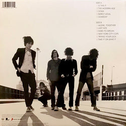 The Strokes - Is This It (Exclusive Red) [Import] [Vinyl] (ONLINE ORDER ONLY)
