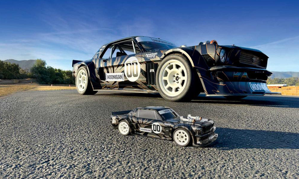 Team Associated Apex2 Hoonicorn RTR 1/10 Electric 4WD Touring Combo 2.4GHz Radio Battery & Charger (ONLINE ORDER ONLY)