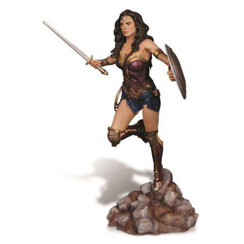 Batman v Superman: Dawn of Justice Wonder Woman 1:8 Scale Resin Model Kit (Online Order Only)