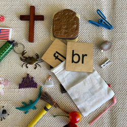 Bag Full of Blends & Digraphs Objects Kit (br,ch,cl,cr,fl)-With Wooden Tiles (ONLINE ORDER ONLY)
