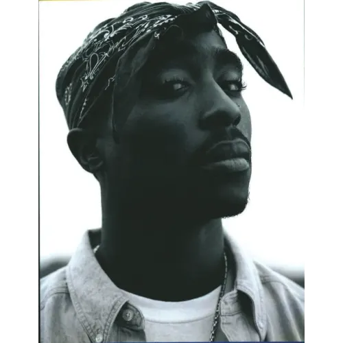 Tupac Shakur - Paperback (ONLINE ORDER ONLY)