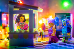 Sweet Air Cotton Candy Stand with Employee Minifig (ONLINE ORDER ONLY)