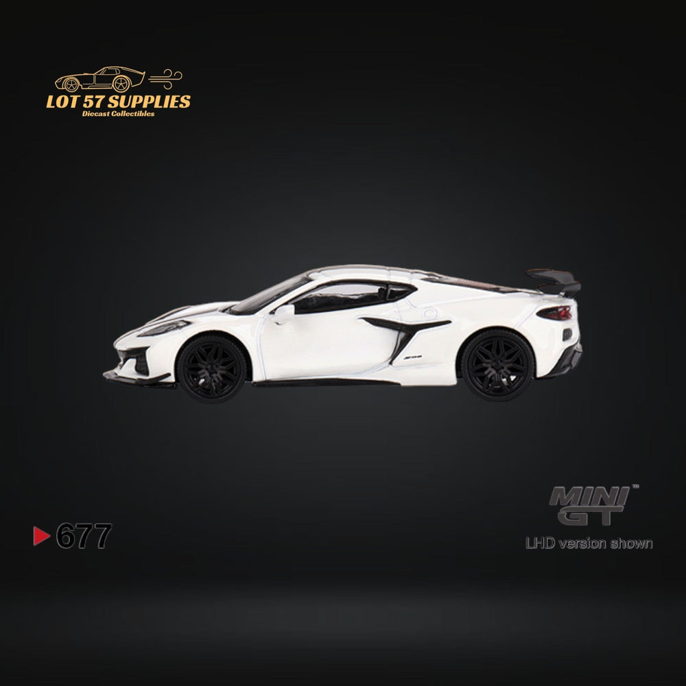 Mini-GT Chevrolet Corvette Z06 2023 Arctic White #677 1:64 MGT00677 (ONLINE ORDER ONLY)