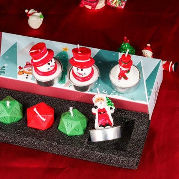 Christmas Dice Candles | 4x 30mm D20 Candles + 1 Mystery Christmas Themed Candle (Online Only)