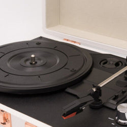 GPO Retro GPOSOHOWH SOHO Portable Briefcase Turntable - White (Large Item, Built-In Speakers, White) [Turntable] (ONLINE ORDER ONLY)