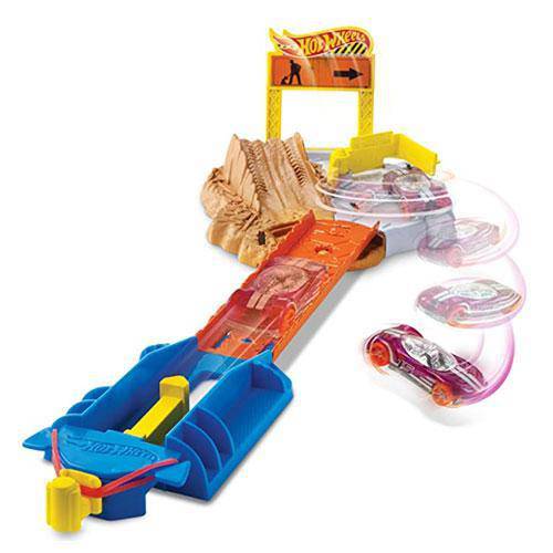 Hot Wheels Construction Mayhem playset (ONLINE ORDER ONLY)