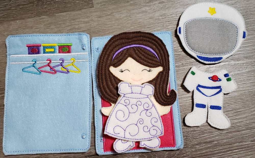 Astronaut girl felt paper doll - doll clothes storage - quiet activity page - busy book page (ONLINE ORDER ONLY)
