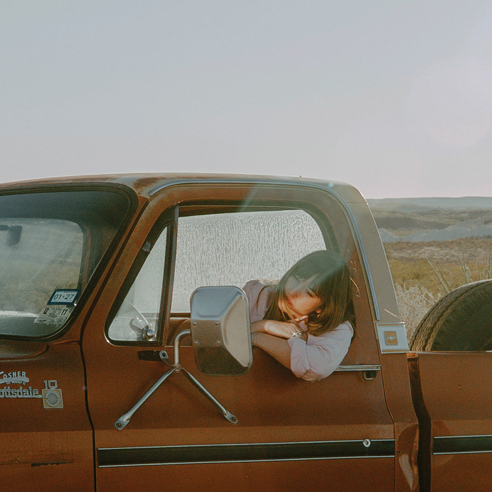 Jess Williamson - A Mile South Of Heaven (Indie Exclusive) [Vinyl]