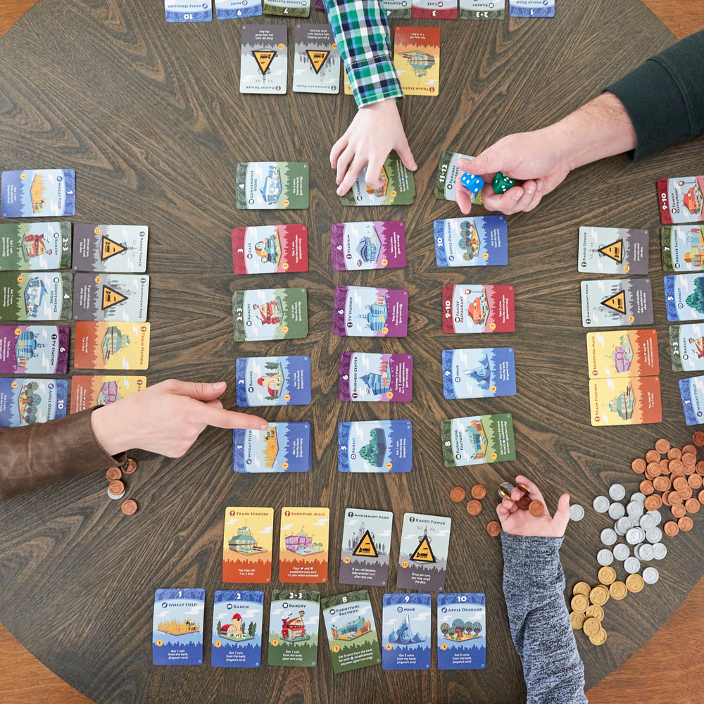 Machi Koro: 5th Anniversary Edition (ONLINE ORDER ONLY)