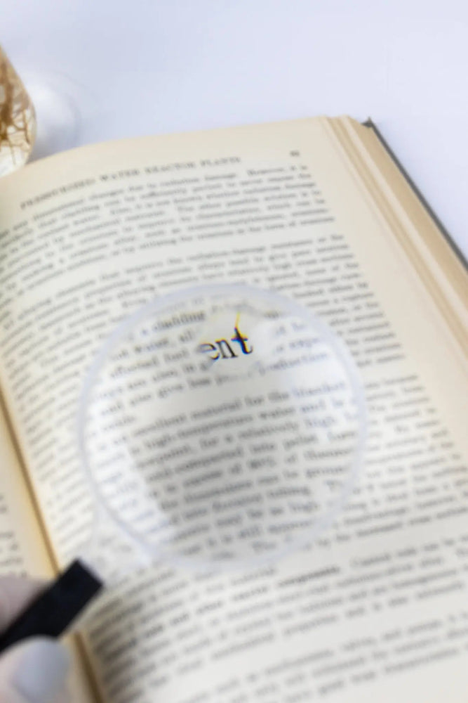 Plastic Magnifying Lens (ONLINE ORDER ONLY)