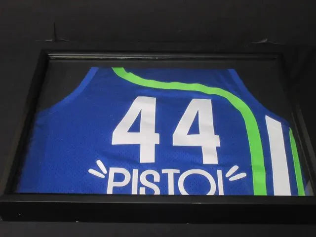 FRAMED PISTOL 44 PETE MARAVICH BASKETBALL JERSEY REEBOK (Online Order Only)
