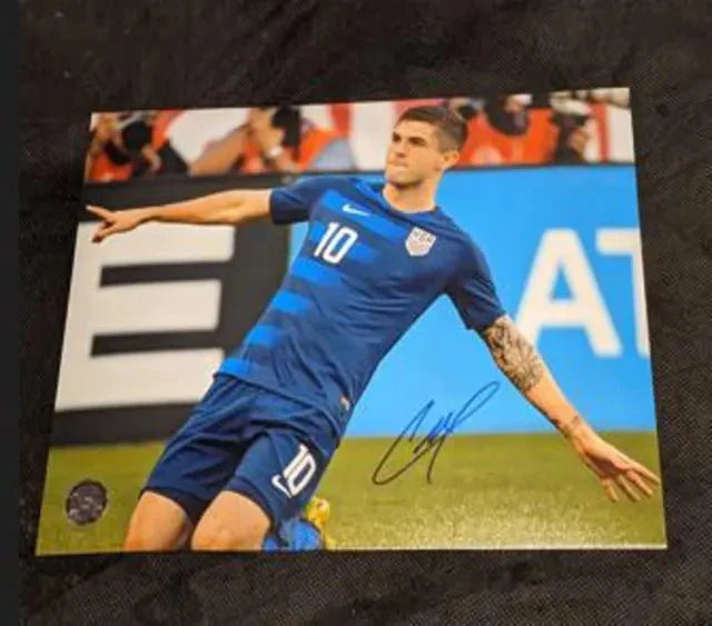 Team USA Christian Pulisic Signed 8x10 Photograph with coa (Online Order Only)