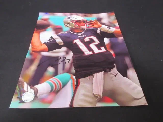 A Tom Brady NEW ENGLAND PATRIOTS Signed 8.5x11 Photo SSC COA 125647 (Online Order Only)