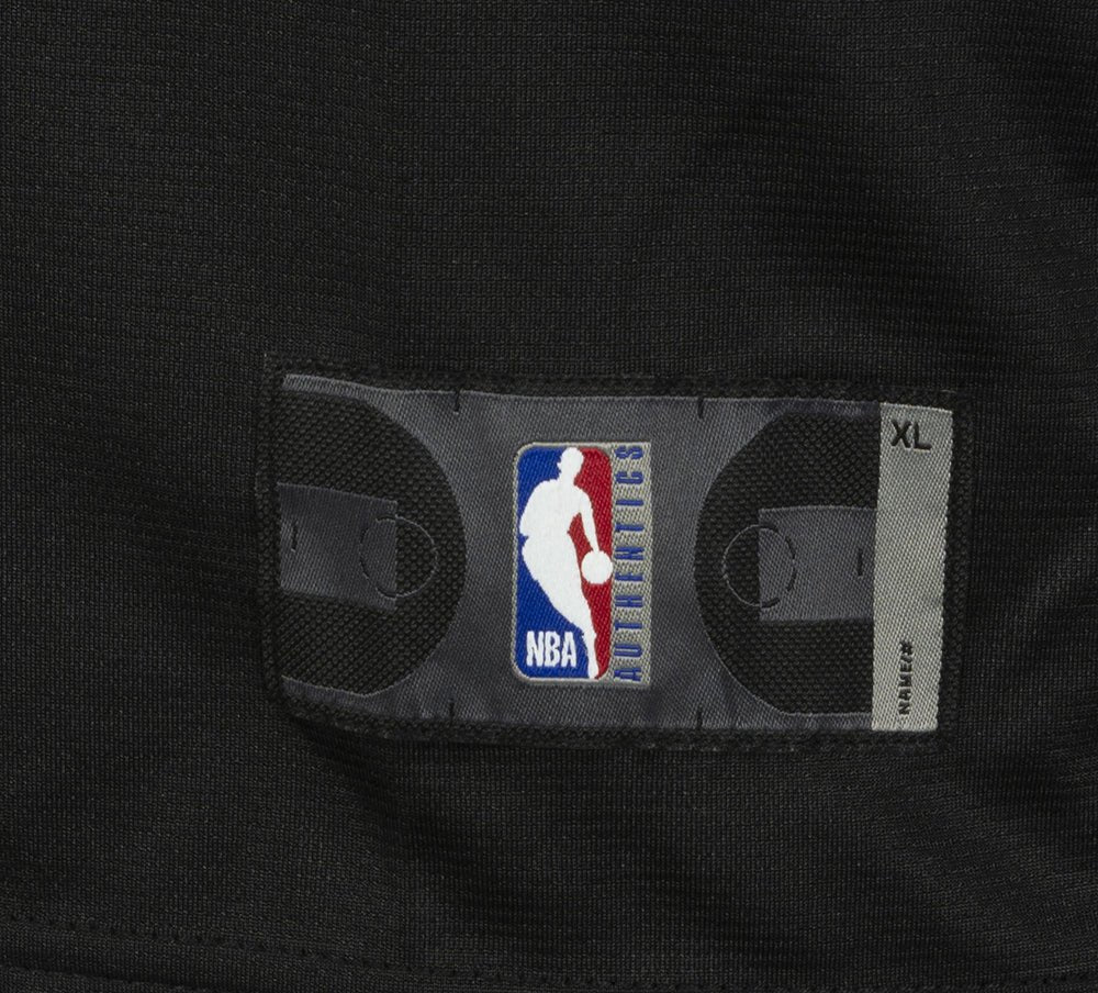 Trae Young Signed Hawks Fanatics Jersey (Beckett) Beckett Witnessed (Online Order Only)